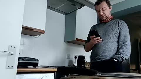 mr_i_ online show from February 9, 2025, 9:47 am