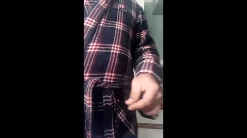 mr_i_ online show from May 6, 2026, 9:47 am