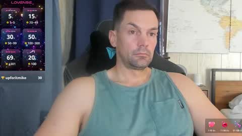 Cam online show from December 8, 2024, 6:17 pm