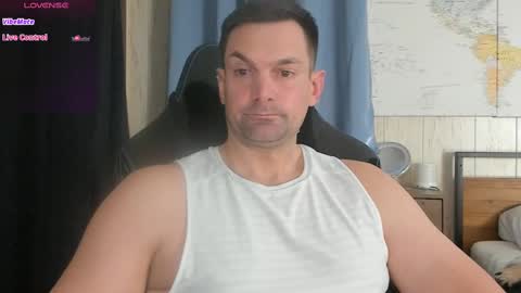 Cam online show from February 6, 2025, 9:28 pm