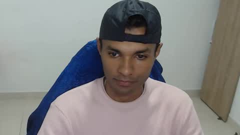 Snapshot of mr_max__ chatting on February 15, 2026, 12:47 pm Max online show from February 15, 2026, 12:47 pm