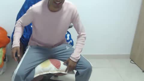 Snapshot of mr_max__ chatting on February 16, 2026, 5:42 pm Max online show from February 16, 2026, 5:42 pm