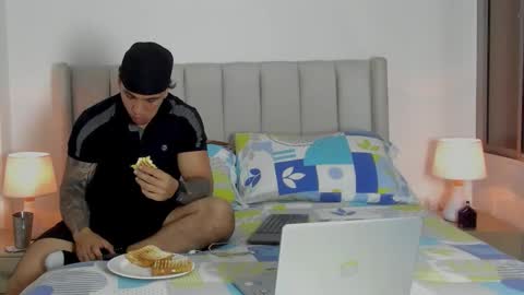 mr_maximo online show from March 10, 2026, 4:06 am