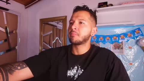 Snapshot of mr_mikee_ chatting on September 24, 2025, 3:10 am MIKEE online show from September 24, 2025, 3:10 am