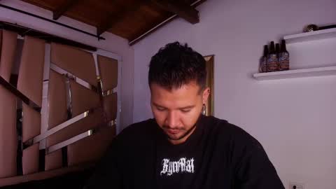 Snapshot of mr_mikee_ chatting on October 1, 2025, 3:12 am MIKEE online show from October 1, 2025, 3:12 am