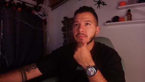 MIKEE online show from October 30, 2025, 3:08 am