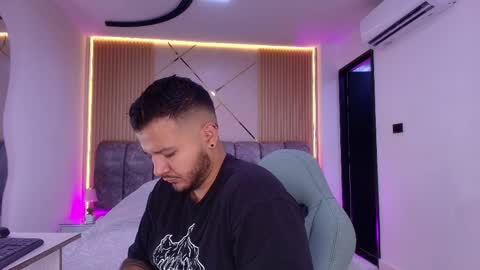 MIKEE online show from April 8, 2026, 3:06 am