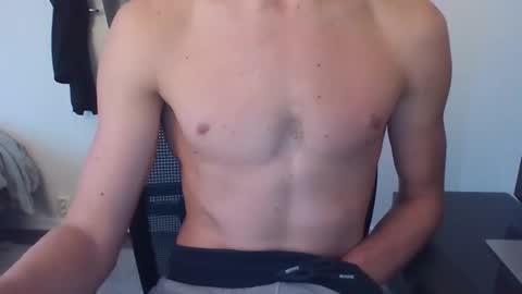 mr_natural96 online show from October 23, 2025, 1:21 pm