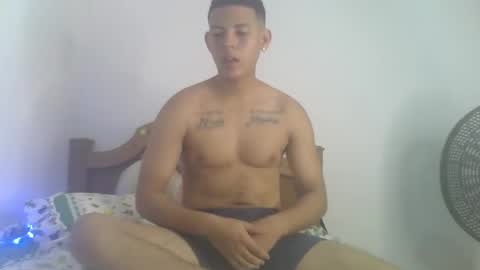 mr_sharkmaster777 online show from January 8, 2025, 2:46 pm