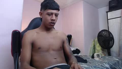 mr_stiven_ online show from January 12, 2025, 7:53 am