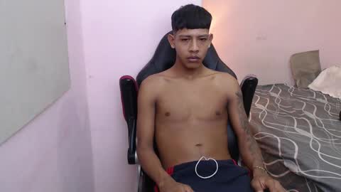 mr_stiven_ online show from January 14, 2025, 5:51 am