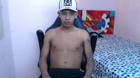 mr_stiven_ online show from January 15, 2025, 3:33 am