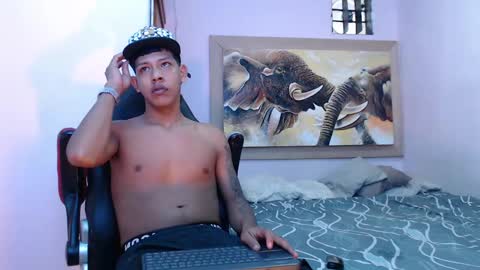 mr_stiven_ online show from March 6, 2025, 3:35 am