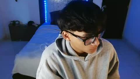 Snapshot of mr_yisuz chatting on June 18, 2026, 11:25 am yisuz online show from June 18, 2026, 11:25 am