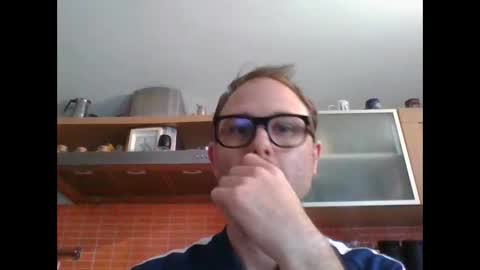 mravocado6 online show from September 26, 2025, 12:09 pm