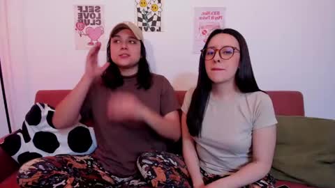 Laura online show from April 13, 2026, 5:02 am