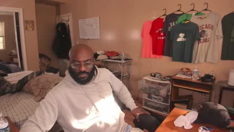 Snapshot of mrchuckdailyxxx chatting on October 21, 2025, 1:45 pm Chuck Daily online show from October 21, 2025, 1:45 pm