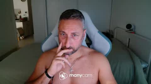mrdr000 online show from June 17, 2026, 5:54 am