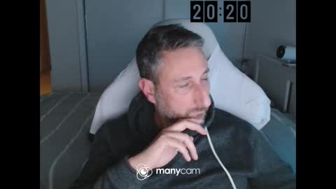 mrdr0o0o online show from November 17, 2025, 7:19 pm