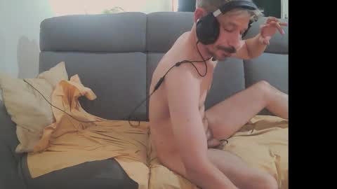 Snapshot of mreurope69 chatting on December 21, 2024, 1:47 am I am Hardy online show from December 21, 2024, 1:47 am