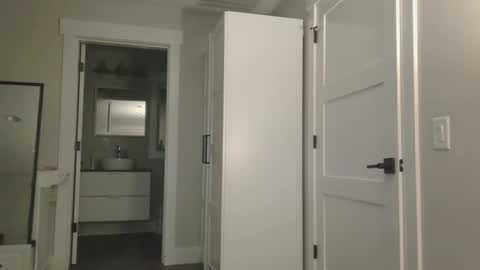 IwantU2WatchME online show from January 4, 2025, 6:41 am