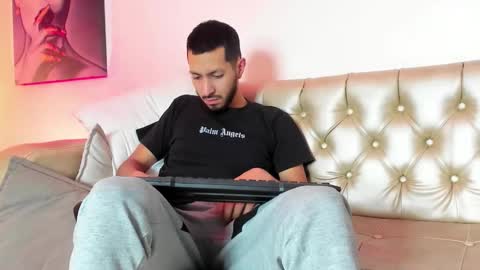 Andy online show from March 29, 2026, 1:44 pm