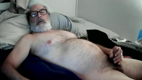 Snapshot of mrjames59 chatting on December 31, 2024, 3:12 am mrjames59 online show from December 31, 2024, 3:12 am