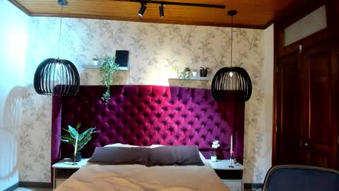 mrjustin_ online show from November 30, 2025, 7:40 pm