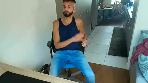 Snapshot of mrlongplay835366 chatting on September 26, 2025, 11:36 am mrlongplay835366 online show from September 26, 2025, 11:36 am