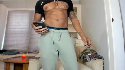 Snapshot of mromg007 chatting on January 3, 2025, 7:29 pm mromg007 online show from January 3, 2025, 7:29 pm