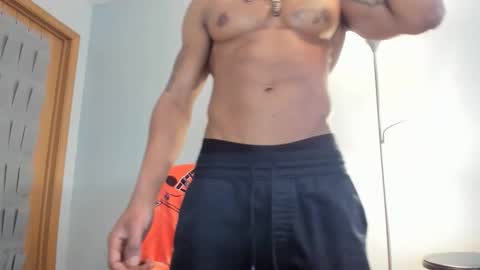 Snapshot of mromg007 chatting on February 25, 2026, 7:56 pm mromg007 online show from February 25, 2026, 7:56 pm