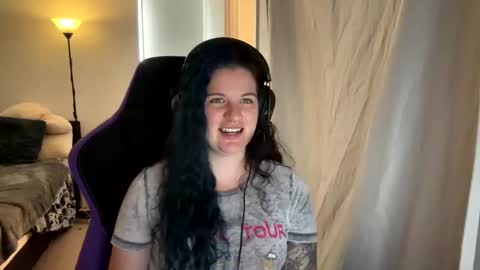 Snapshot of mrs_and_his_kitten chatting on December 31, 2024, 2:08 am mrs_and_his_kitten online show from December 31, 2024, 2:08 am