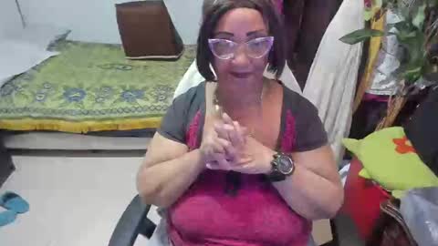 mrs_mommy online show from February 18, 2025, 6:47 pm
