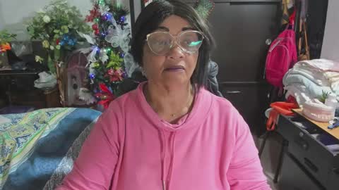 mrs_mommy online show from December 17, 2025, 11:33 pm