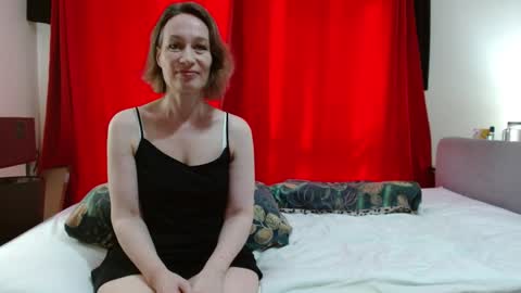 Mrs Velvet Vixen online show from March 25, 2026, 8:53 am