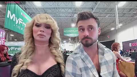 MrsKellyPierce online show from December 7, 2024, 8:05 pm