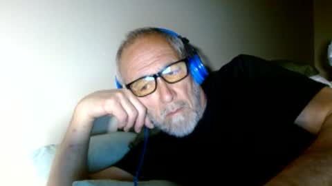 mrtease5 online show from April 26, 2026, 8:28 pm