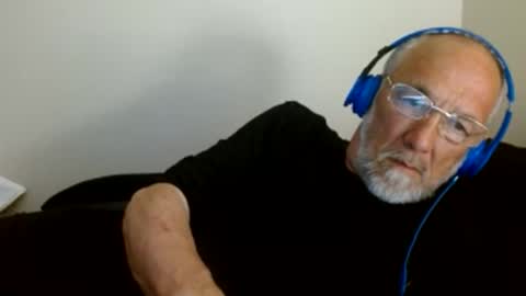 mrtease5 online show from April 28, 2026, 3:33 am