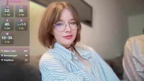 ms_christiana online show from December 1, 2025, 2:33 pm