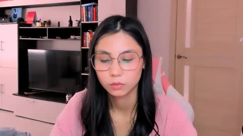 ms_emily_ online show from May 30, 2026, 9:50 am