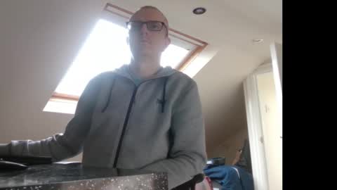 MS online show from December 14, 2025, 11:48 am