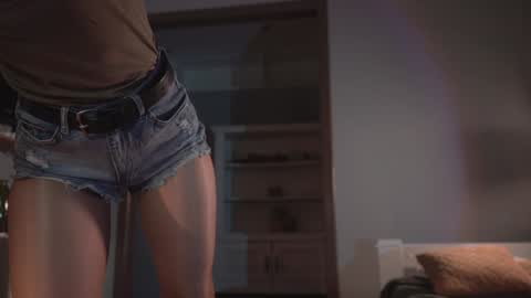 Snapshot of ms_lorelei chatting on January 3, 2025, 8:01 pm Lore online show from January 3, 2025, 8:01 pm