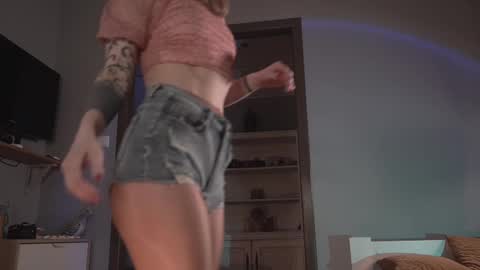 Snapshot of ms_lorelei chatting on March 8, 2025, 8:14 pm Lore online show from March 8, 2025, 8:14 pm