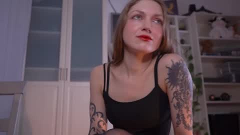 Snapshot of ms_lorelei chatting on October 24, 2025, 7:10 pm Lore online show from October 24, 2025, 7:10 pm