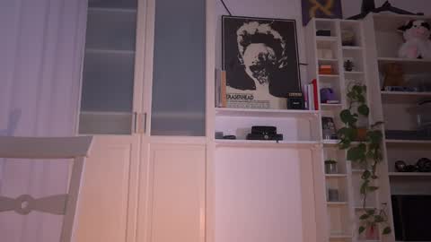 Snapshot of ms_lorelei chatting on November 7, 2025, 8:09 pm Lore online show from November 7, 2025, 8:09 pm