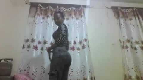 Snapshot of ms_luxe chatting on December 16, 2025, 7:19 pm ms_luxe online show from December 16, 2025, 7:19 pm