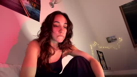 ms_sophiee online show from April 19, 2026, 8:44 pm