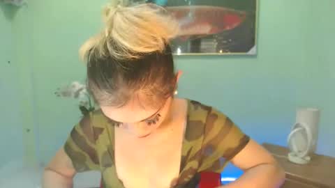 Snapshot of msmeygan chatting on November 20, 2025, 6:40 pm msmeygan online show from November 20, 2025, 6:40 pm