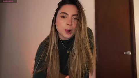 Snapshot of mssophie_war chatting on May 19, 2026, 5:19 pm Sophie online show from May 19, 2026, 5:19 pm