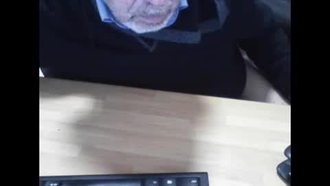 Snapshot of mtwpaul chatting on January 27, 2025, 9:44 pm mtwpaul online show from January 27, 2025, 9:44 pm